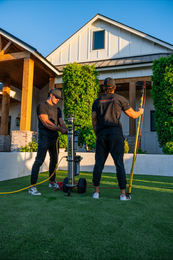 watermelon-window-washing-team-work